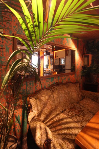 France, ile de france, paris 11e arrondissement, 18 rue du faubourg du temple, la favela chic, restaurant, bar, club

Date : 2011-2012