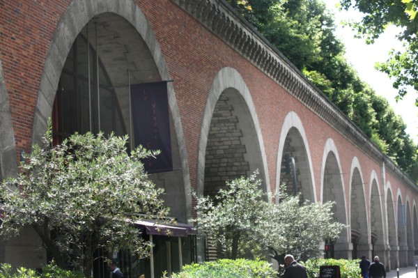 France, ile de france, paris, 12e arrondissement, viaduc des arts, avenue daumesnil

Date : 2011-2012