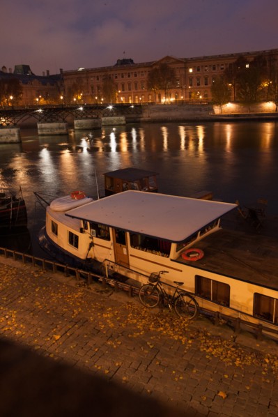 france, ile de france, paris,6e arrondissement, quai de conti, peniches, seine, velo, nuit, matin,