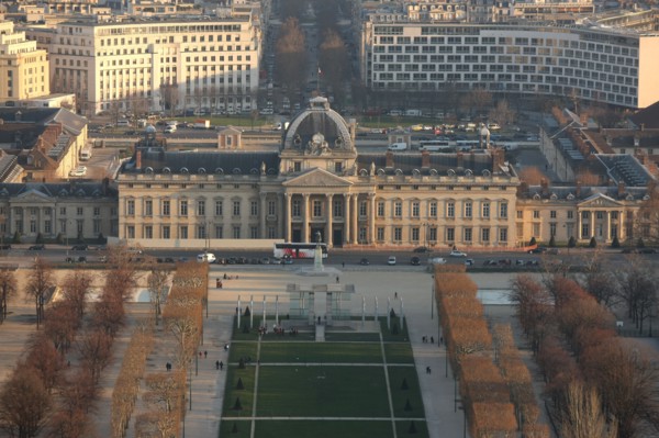 France, ile de france, paris 7e arrondissement, tour eiffel, vue depuis le 2e etage, vers le champ de mars, ecole militaire