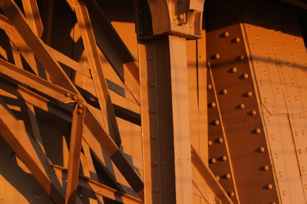 France, ile de france, paris 7e arrondissement, tour eiffel, vue depuis le 2e etage, detail pilier, metal et rivets,