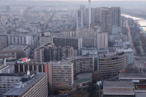 France, ile de france, paris 7e arrondissement, tour eiffel, vue depuis le 2e etage, nuit, tours du quai de grenelle, seine, pont de bir hakeim,
