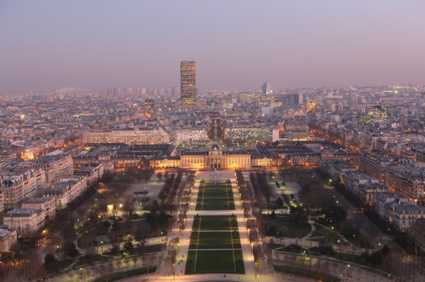 France, ile de france, paris 7e arrondissement, tour eiffel, vue depuis le 2e etage, champ de mars, tour montparnasse, nuit,