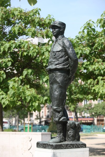 France, ile de france, paris, 13e arrondissement, place d'italie, marechal juin,
sculpteur Andre Greck 


Date : 2011-2012