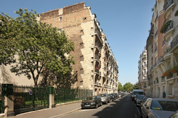 France, ile de france, paris 12e arrondissement, rue dorian, pignon donnant sur une residence, rives contrastees,


Date : 2011-2012