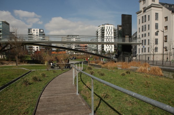 France, ile de france, paris 13e arrondissement, rue thomas mann, jardin abbe pierre, developpement durable, ecologie, faculte de paris diderot,


Date : 2011-2012