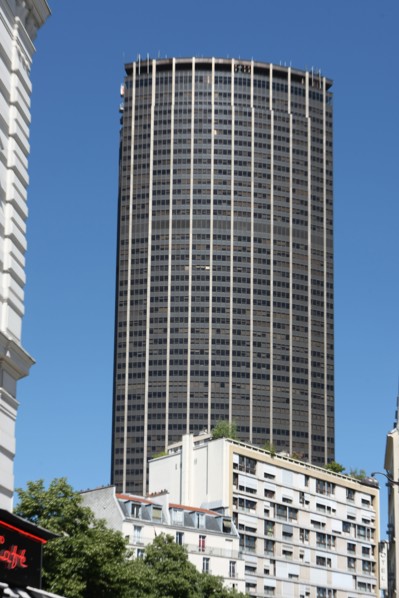 France, ile de france, paris, 14e arrondissement, tour montparnasse vue depuis la rue de la gaite, immeuble, gratte ciel,


Date : 2011-2012