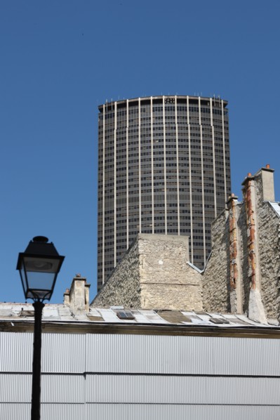 France, ile de france, paris, 14e arrondissement, tour montparnasse vue depuis la rue de la gaite, immeuble, gratte ciel,


Date : 2011-2012