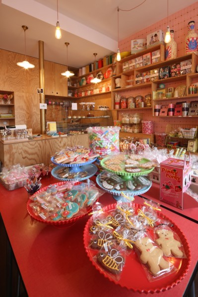 France, ile de france, paris 14e arrondissement, 7 rue liancourt, patisserie chez bogato, gateaux anniversaire pour les enfants,


Date : 2011-2012