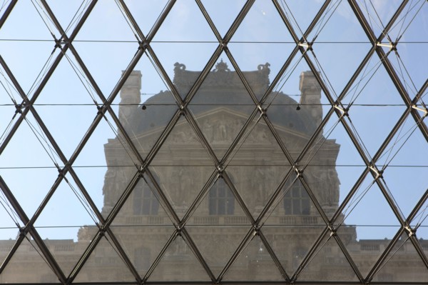 France, ile de france, paris 1er arrondissement, musee du louvre, cour napoleon, sous la pyramide de verre, architecte ieoh ming pei,