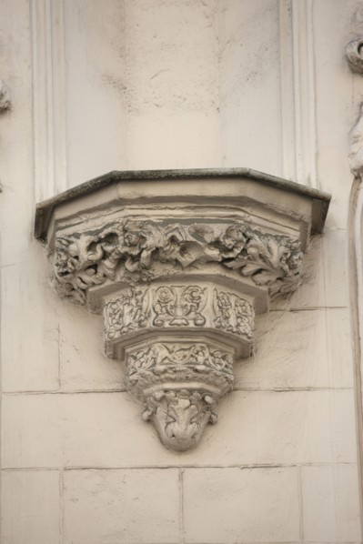 France, ile de france, paris 9e arrondissement, 9 rue de navarin, maison neo gothique, decor decoration de facade,