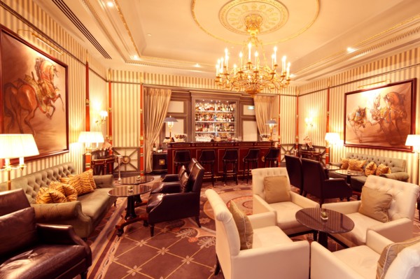France, ile de france, paris 16e arrondissement, avenue d'iena, hotel shangri la, bar,