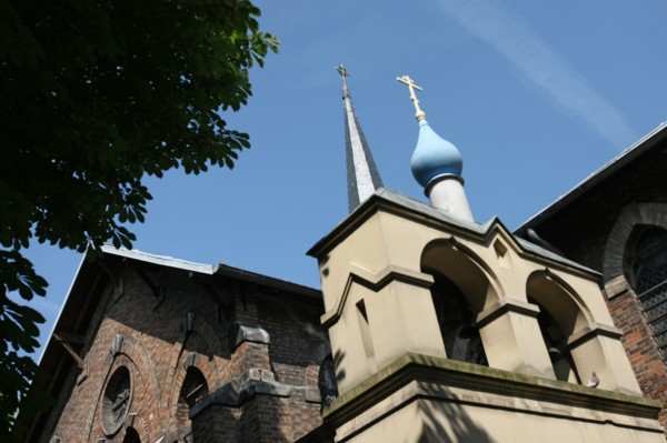 France, ile de france, paris 19e arrondissement, 93 rue de crimee, eglise saint serge, religion orthodoxe, clochers,