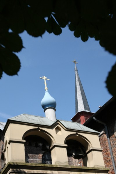 France, ile de france, paris 19e arrondissement, 93 rue de crimee, eglise saint serge, religion orthodoxe, clochers,
