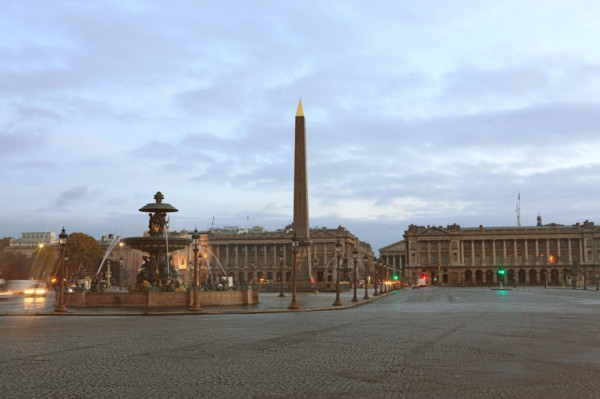 france, region ile de france, paris 8e arrondissement, place de la concorde, paves, fontaines, hotel de la marine, hotel de crillon, nuit, eclairage,