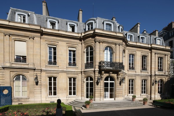 France, ile de france, paris 9e, 9 rue drouot, mairie du 9e arrondissement, hotel d'augny, facade sur jardin, hotel particulier,


Date : Ete 2012