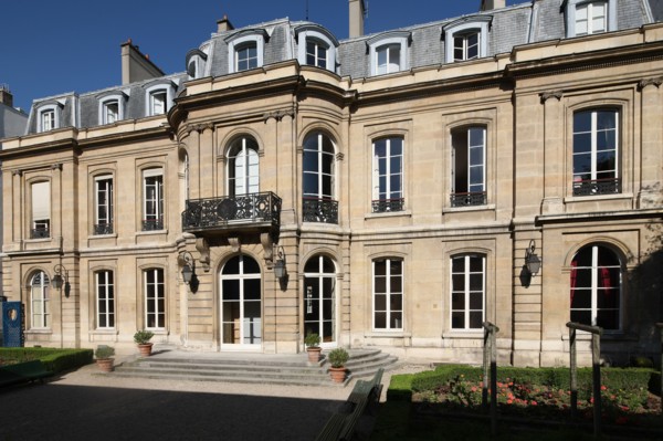 France, ile de france, paris 9e, 9 rue drouot, mairie du 9e arrondissement, hotel d'augny, facade sur jardin, hotel particulier,


Date : Ete 2012