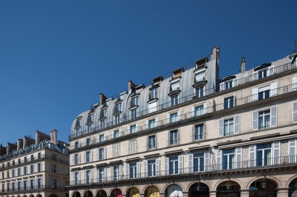 France, Region Ile de France, Paris, 1er arrondissement, rue de Rivoli, facades, combles a differentes hauteurs