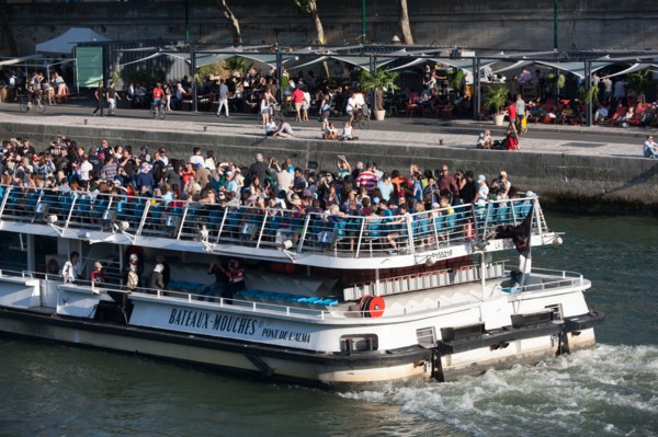 France, Region Ile de France, Paris 7e arrondissement, Pont Alexandre III, la Seine et les berges, Invalides, bateaux-mouches