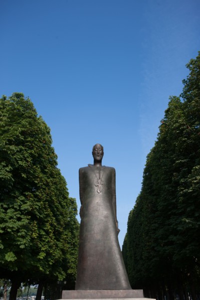 France, Region Ile de France, Paris 8e arrondissement, Cours la Reine, sculpture, statue, hommage au musicien Komitas et au genocide armenien de 1915, oeuvre du sculpteur David Erevantsi
