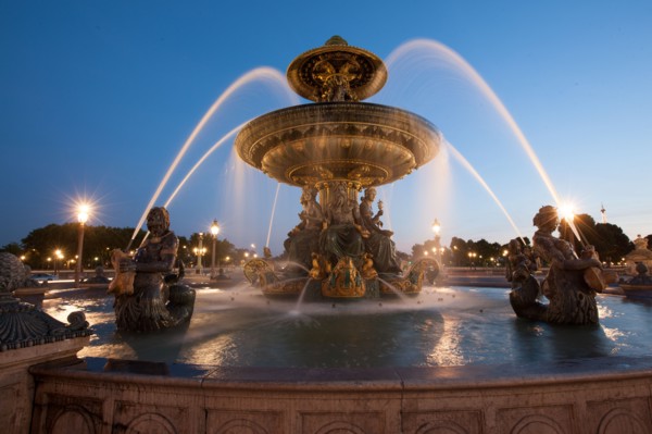 France, Region Ile de France, Paris 8e arrondissement, place de la Concorde, fontaines, obelisque, tombee de la nuit,