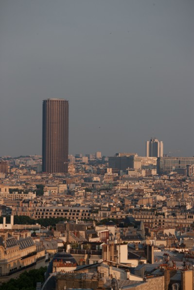 France, Region Ile de France, Paris 8e arrondissement, place Charles de Gaulle, place de l'Etoile, au sommet de l'Arc de Triomphe en soiree, panorama, eclairage,