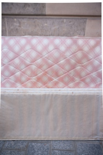 France, Region Ile de France, Paris, matelas abandonne