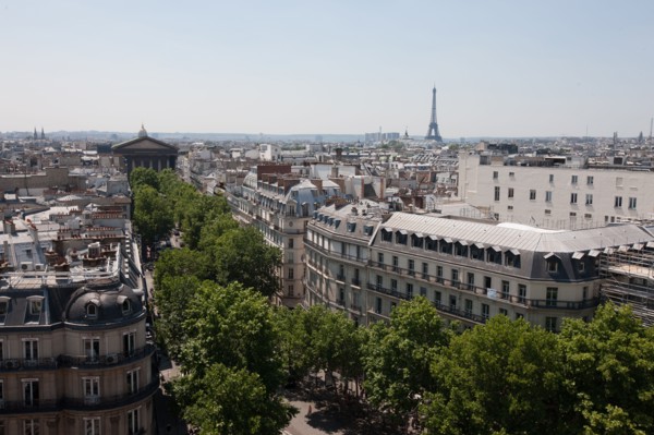 France, Region Ile de France, Paris 18e arrondissement, panorama avec la Tour Eiffel, depuis la terrasse du Printemps, restaurant Deli-Cieux,