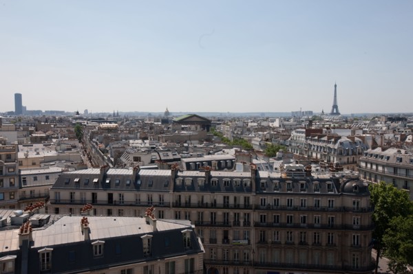 France, Region Ile de France, Paris 18e arrondissement, panorama avec la Tour Eiffel, depuis la terrasse du Printemps, restaurant Deli-Cieux,