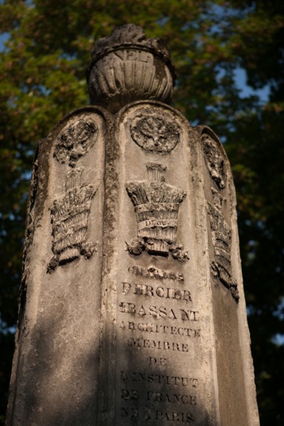 France, Region Ile de France, Paris 20e arrondissement, cimetiere du Pere Lachaise, 28e division, sepulture des architectes Bernier, Percier et Fontaine, stele avec des symboles maconniques dessines p...