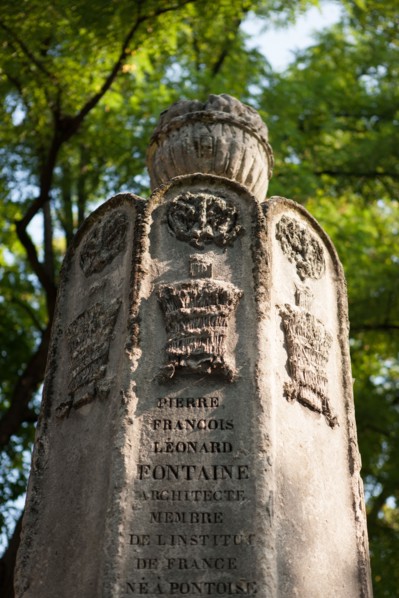 France, Region Ile de France, Paris 20e arrondissement, cimetiere du Pere Lachaise, 28e division, sepulture des architectes Bernier, Percier et Fontaine, stele avec des symboles maconniques dessines p...