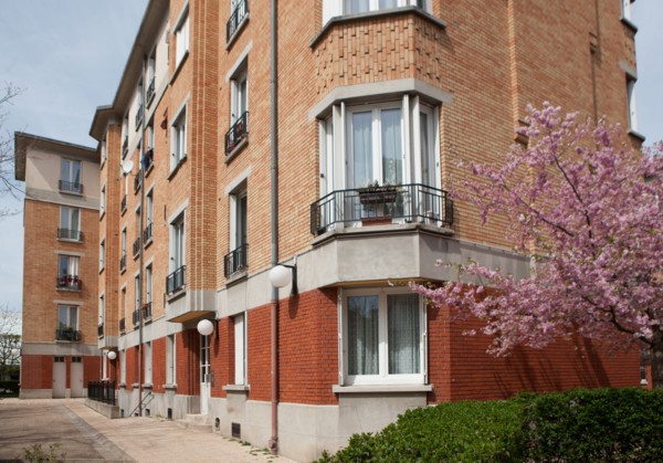 France, Region Ile de France, Hauts de Seine, Suresnes, cite jardin, arbres en fleur,