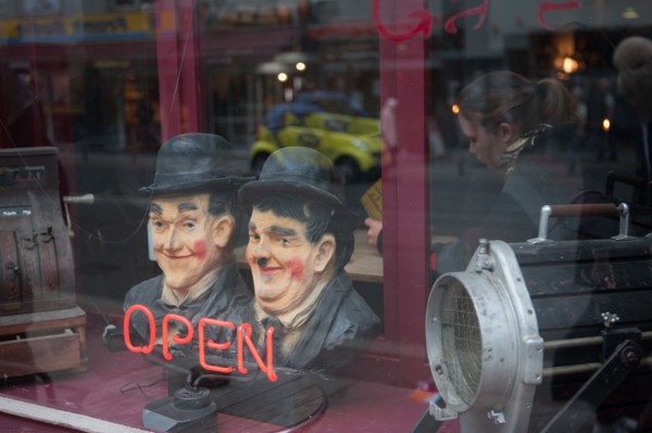 Allemagne, Germany, Berlin, Scheunenviertel, quartier des Granges, vitrine, boutique, Laurel et Hardy, cinema,