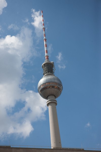 Allemagne, Germany, Berlin, Alexanderplatz, place, fontaine, tour de television de Berlin Est, sphere,