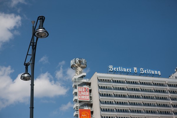 Allemagne (Germany), Berlin, Alexanderplatz, immeuble du journal, Berliner zeitung,