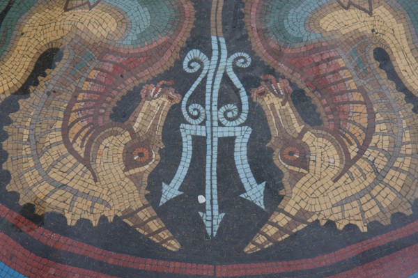 Allemagne (Germany), Berlin, Museuminsell (Ile aux Musees), Nationalgalerie, Musee des Beaux-Arts, fontaine, mosaique, trident, eau,