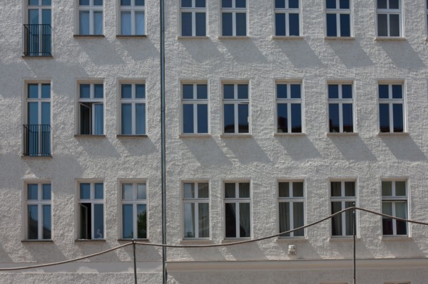 Allemagne (Germany), Berlin, Prenzlauer Berg, immeubles en travaux, Bernauer Strasse,