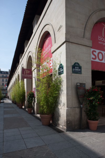 France, Ile de France, Paris 6e arrondissement, marche Saint-Germain, arcades, commerce, architecte Jean Blondel,