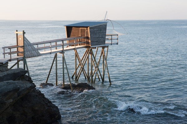 France, région Pays de la Loire, Loire Atlantique, Pornic, corniche, cabane de pêche, carrelet.