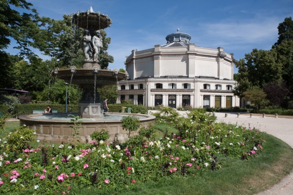 France, Région Ile de France, Paris 8e arrondissement, Avenue de Marigny, théâtre Marigny vu depuis