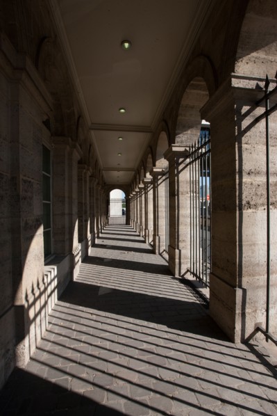 France, Région Ile de France, Paris 12e arrondissement, Quai de Bercy, jeu d'ombre et de lumière
