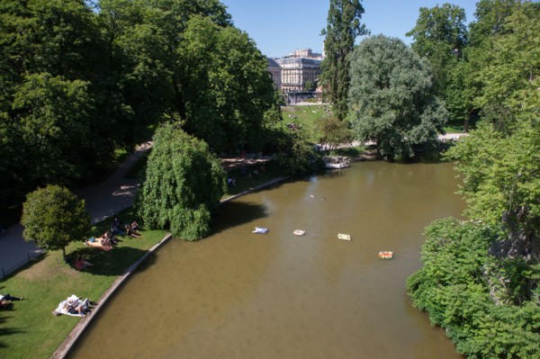 France, Région Ile de France, Paris 19e arrondissement, Parc des Buttes Chaumont, jardin, Ville de