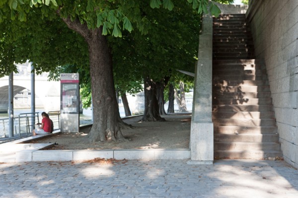 Quai Francois Mitterrand (Quai Des Tuileries) Berges de Seine, Embarcadere Batobus