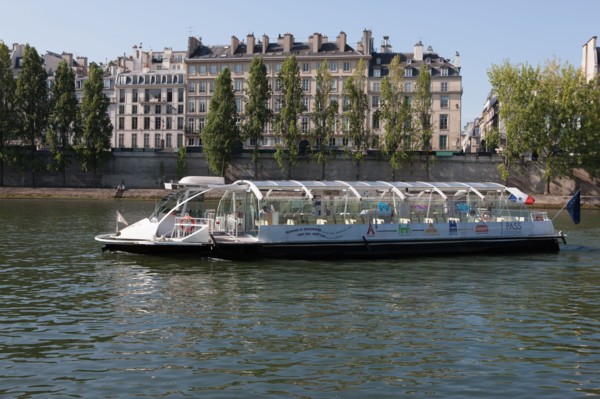 Quai Francois Mitterrand (Quai Des Tuileries) Berges de Seine, Embarcadere Batobus