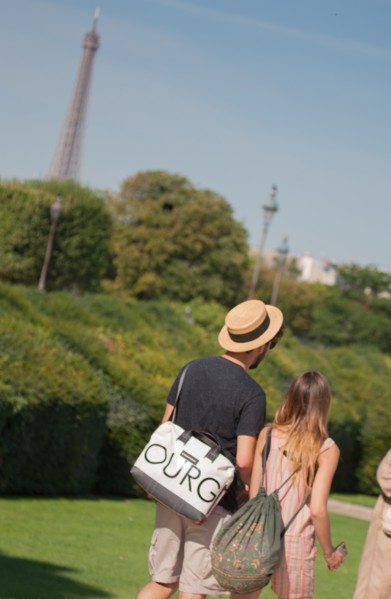 Jardin Des Tuileries, Couple De Touristes