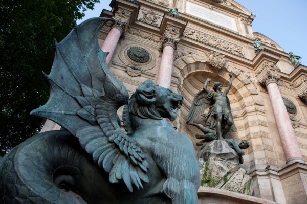 Place Saint Michel, Fontaine Saint Michel