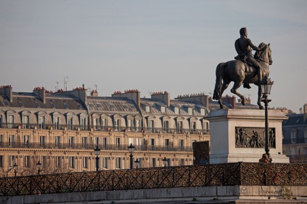Pont Neuf, Statue d'Henri IV