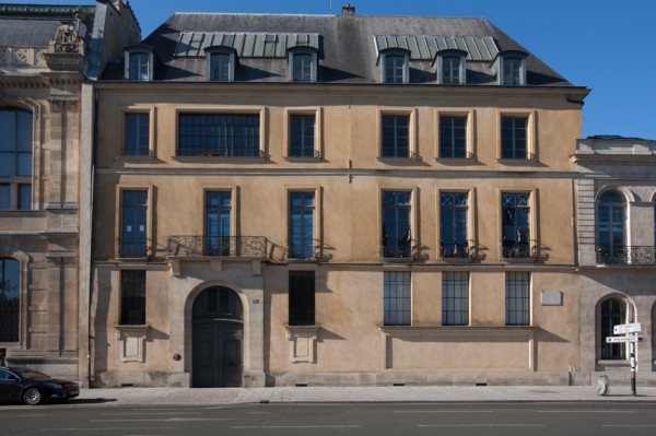 Quai Malaquais, Au Numero 15 Vecut Anatole France