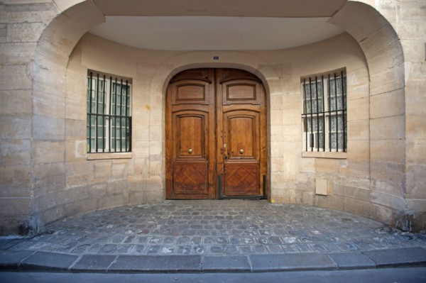 21 rue Visconti, La (Fausse Mort De Racine) Portail