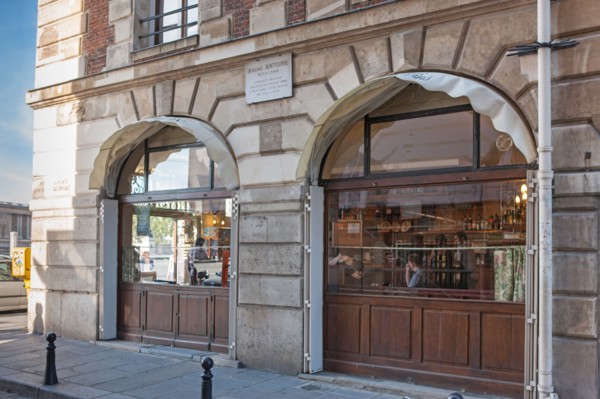 13 Place Du Pont Neuf, La Taverne Henri IV